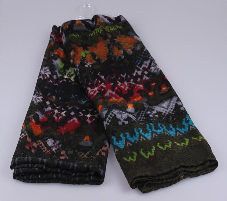 Cotton scarf with tassel