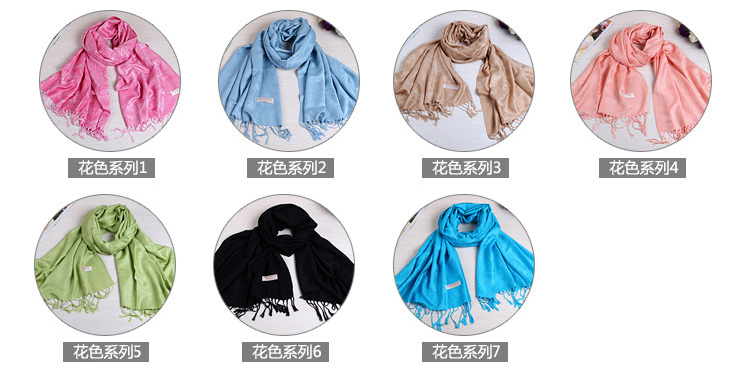 Polyester scarves with fringes