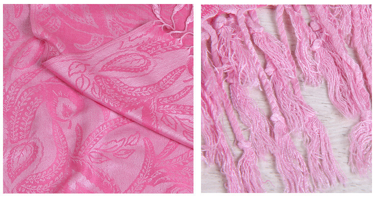 Polyester scarves with fringes
