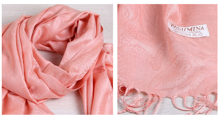 Polyester scarves with fringes
