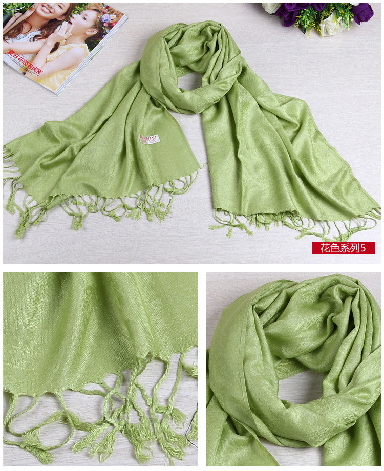 Polyester scarves with fringes