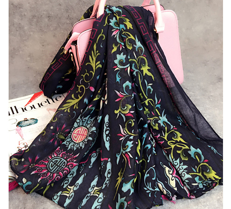 Long viscose scarf for women