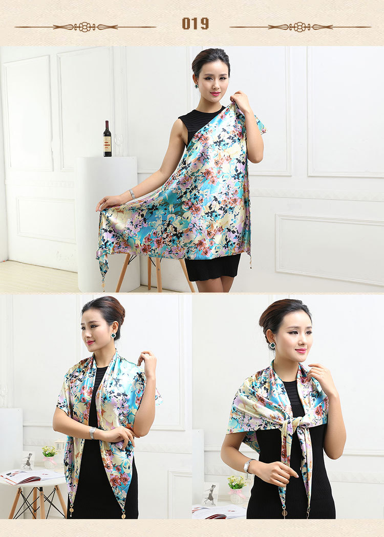 Wholesale triangle silk scarf