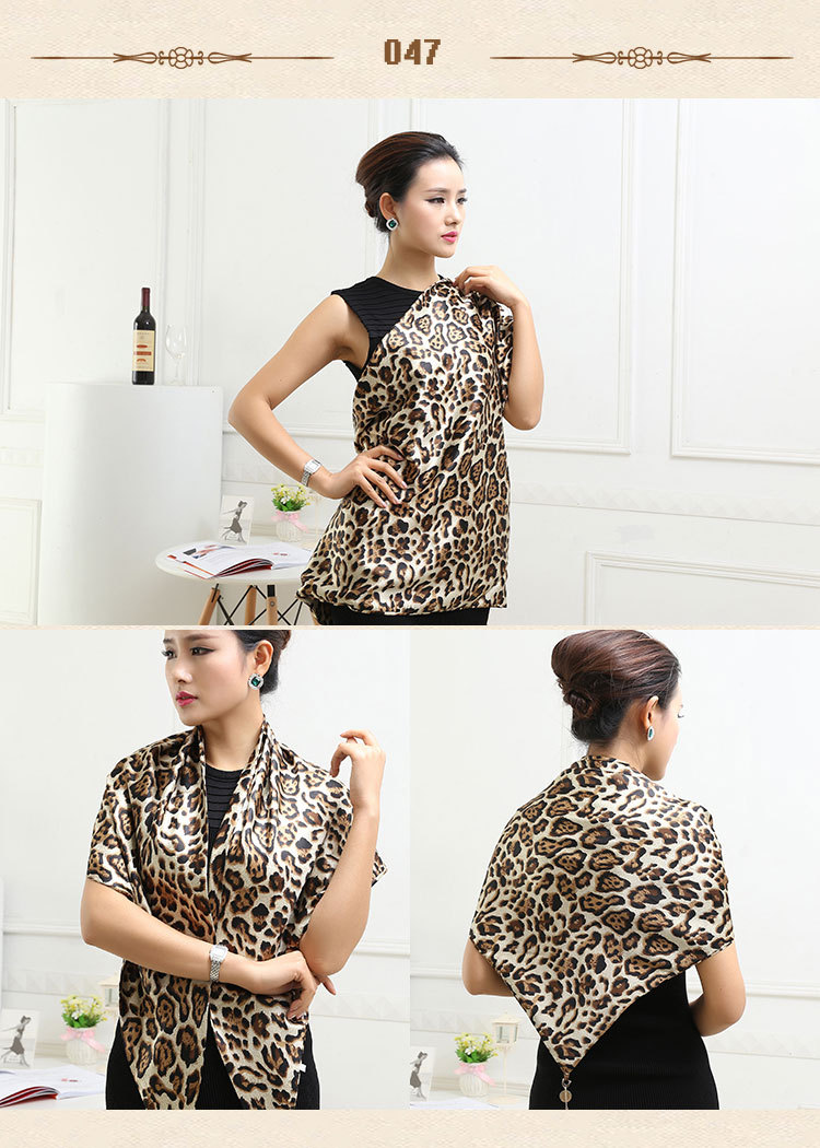Wholesale triangle silk women scarf