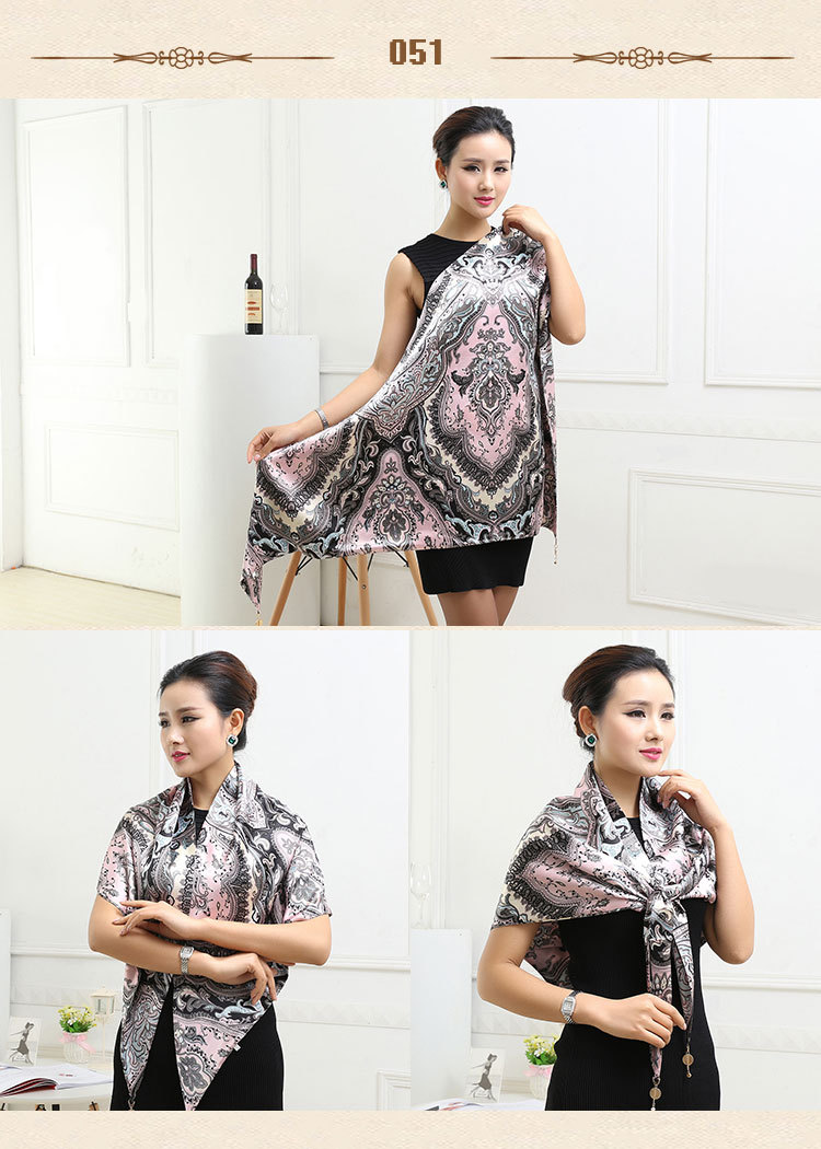 Wholesale triangle silk women scarf