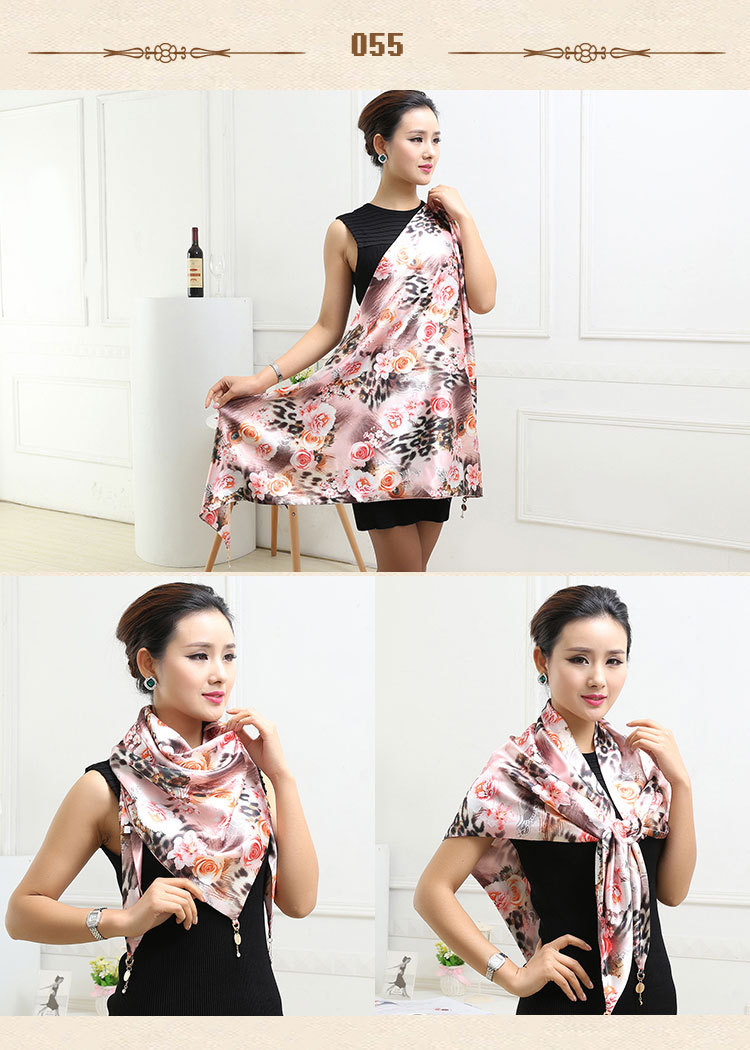 Wholesale triangle silk women scarf
