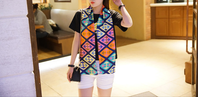Small silk scarf neck