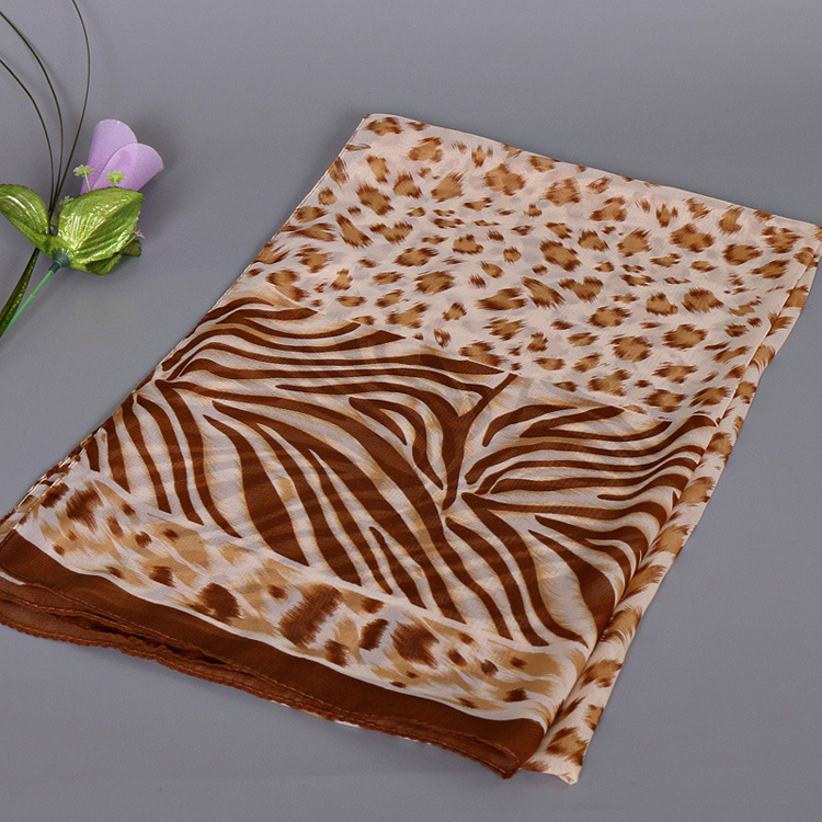 Wholesale knitted scarves leopard
