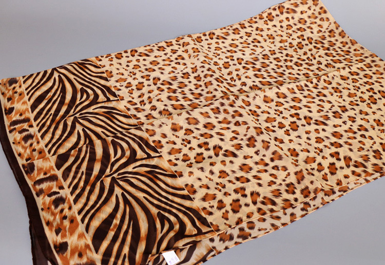 Wholesale knitted scarves leopard