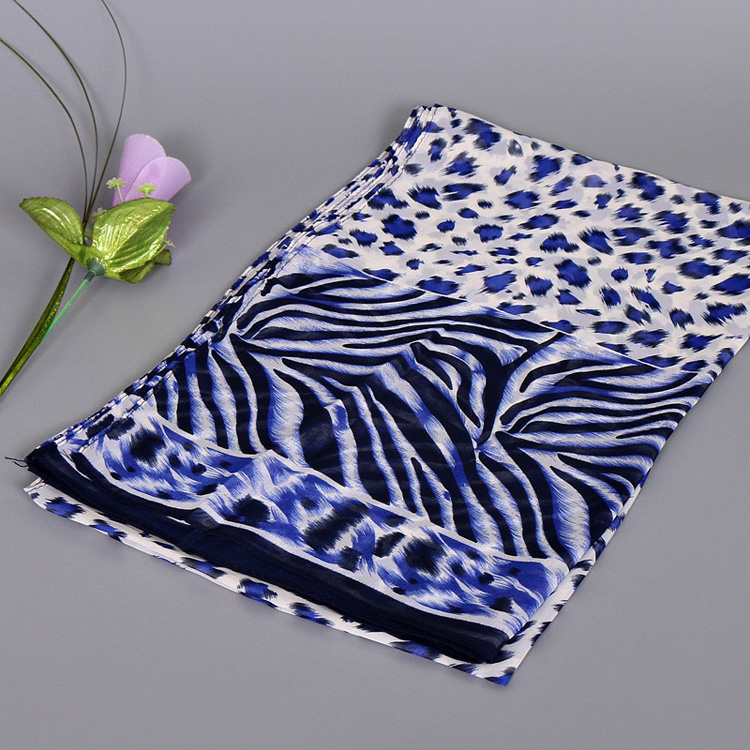 Wholesale knitted scarves leopard
