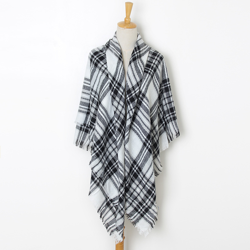 Fringed warm plaid scarf