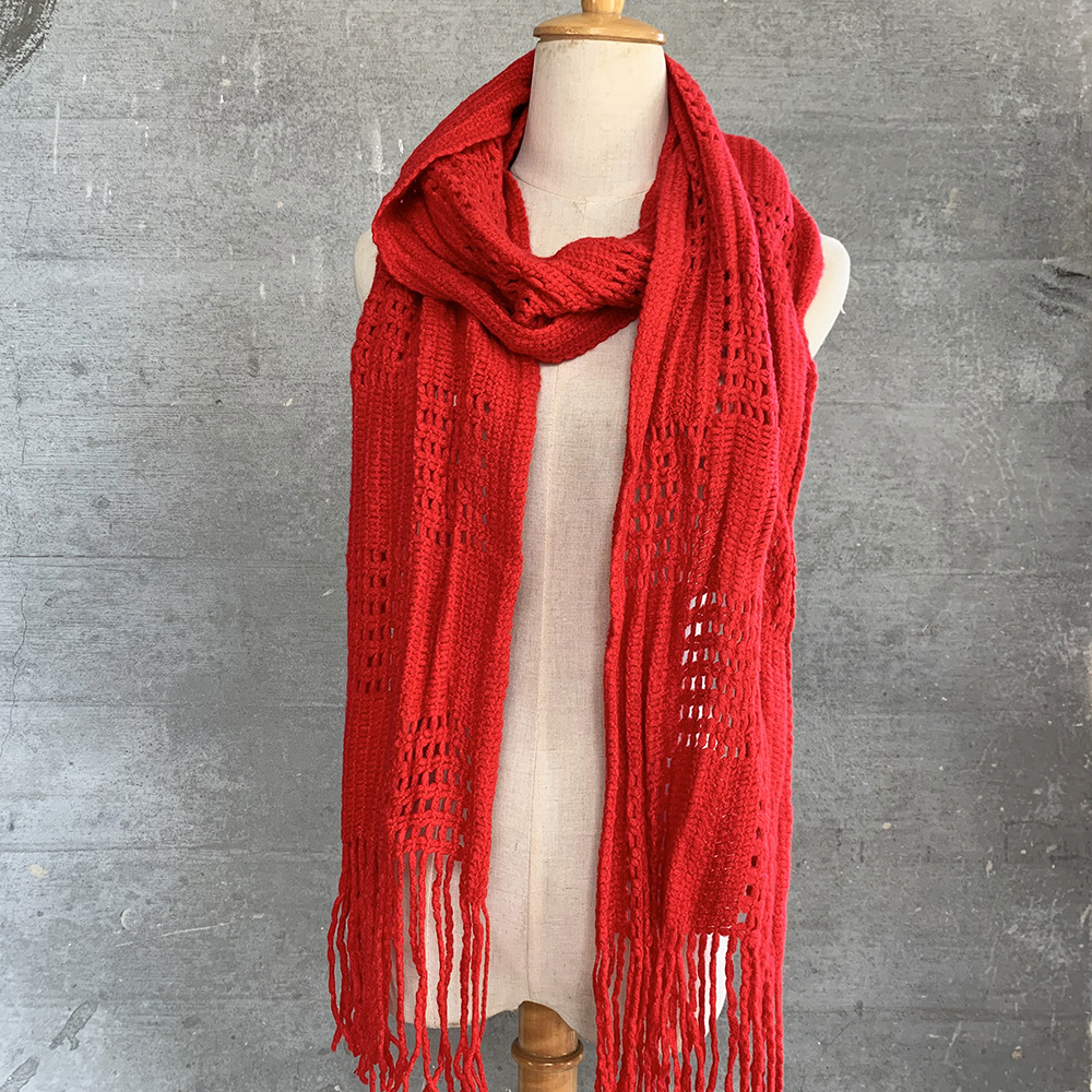 Monochrome warm mesh scarf