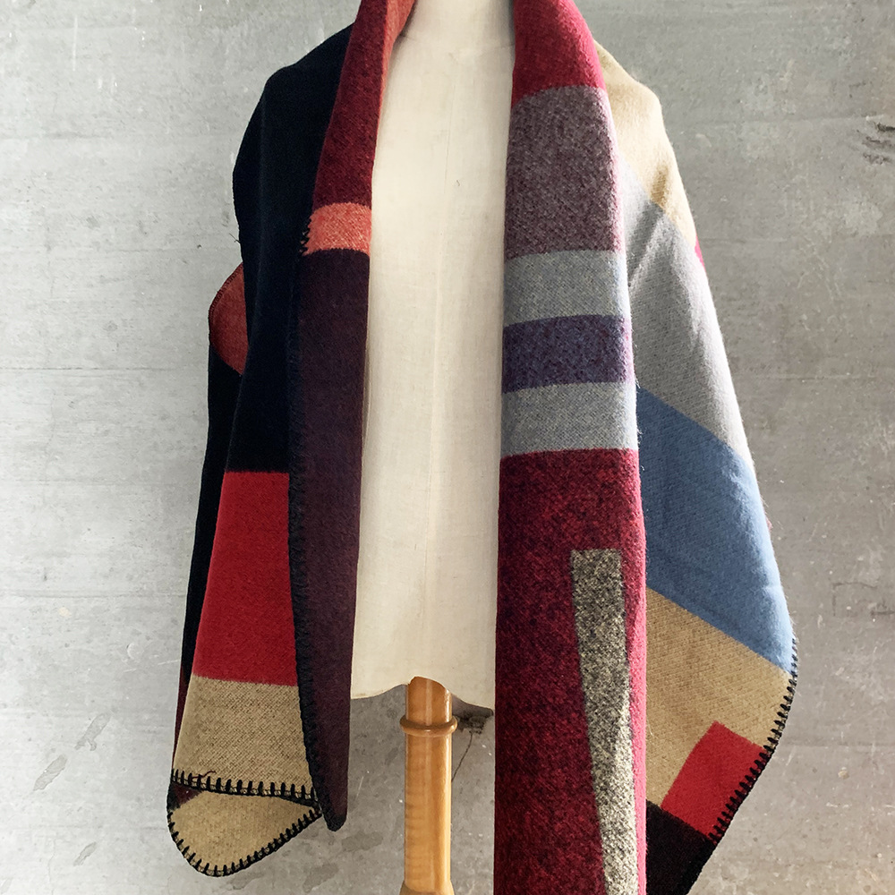 Bifurcated warm cashmere scarf