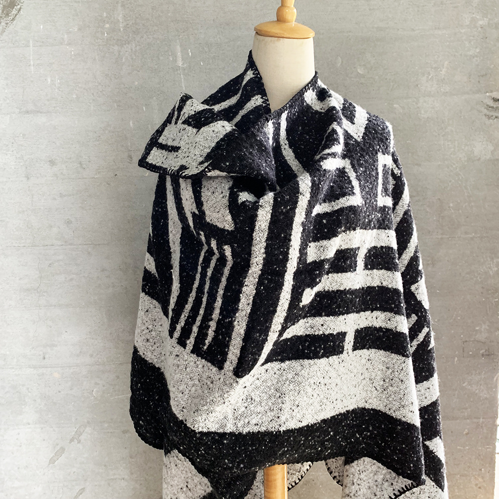 Bifurcated warm cashmere scarf