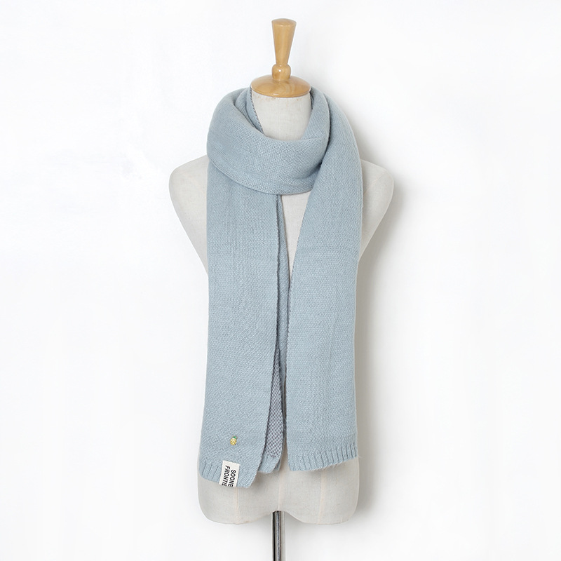 Winter knitted wool pineapple scarf