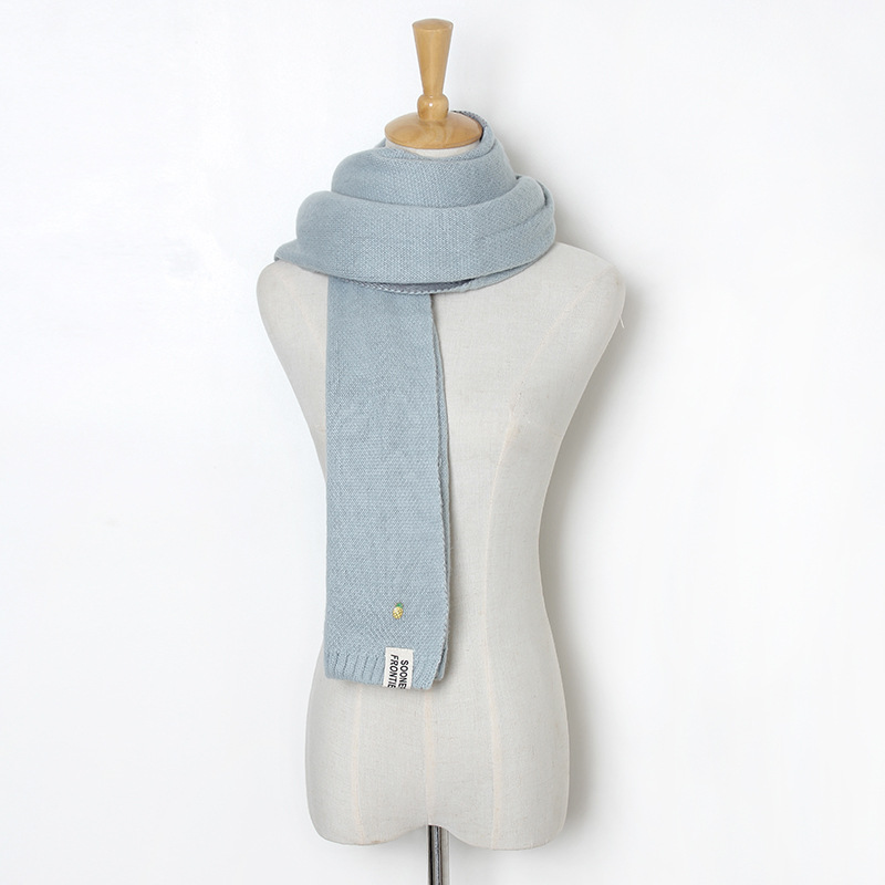 Winter knitted wool pineapple scarf