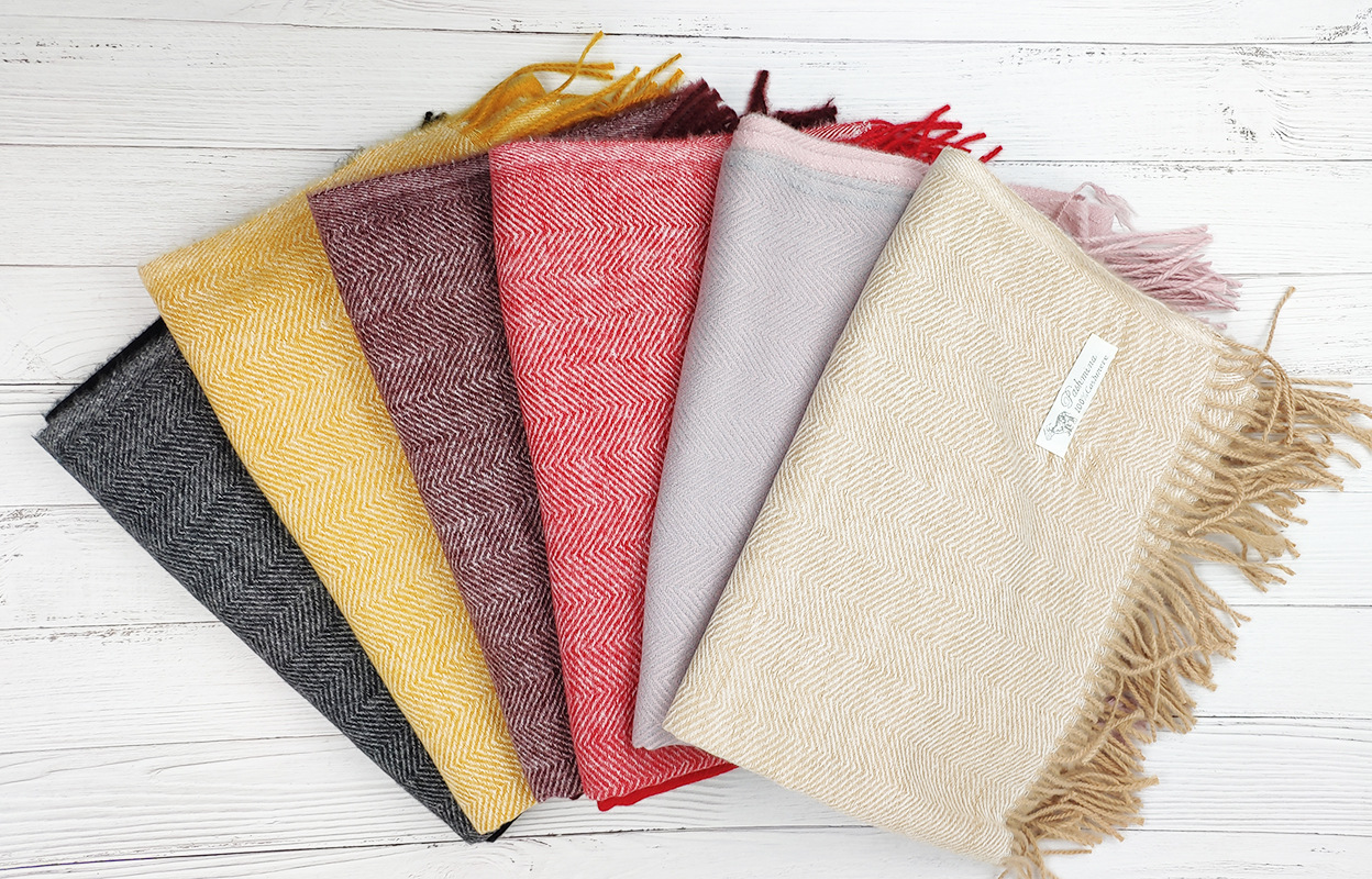 Cashmere padded shawl scarf
