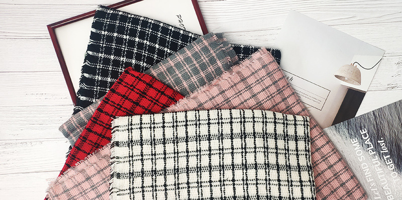 Thick knitted plaid scarf
