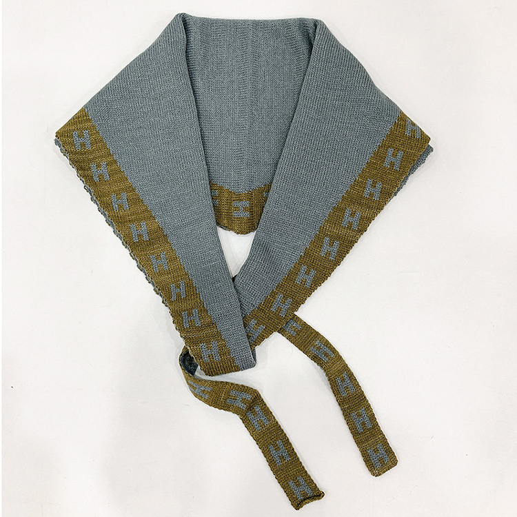 Letter pattern knitted warm triangle scarf