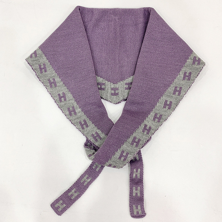 Letter pattern knitted warm triangle scarf