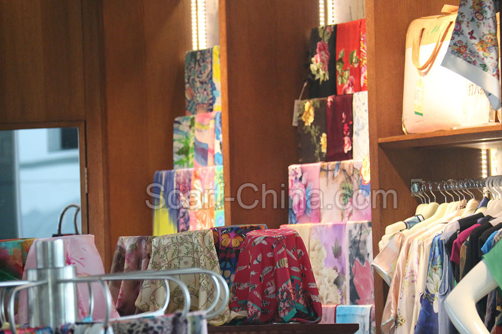 Congratulations on the opening of the silk clothing store
