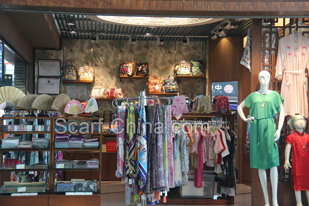 Congratulations on the opening of the silk clothing store