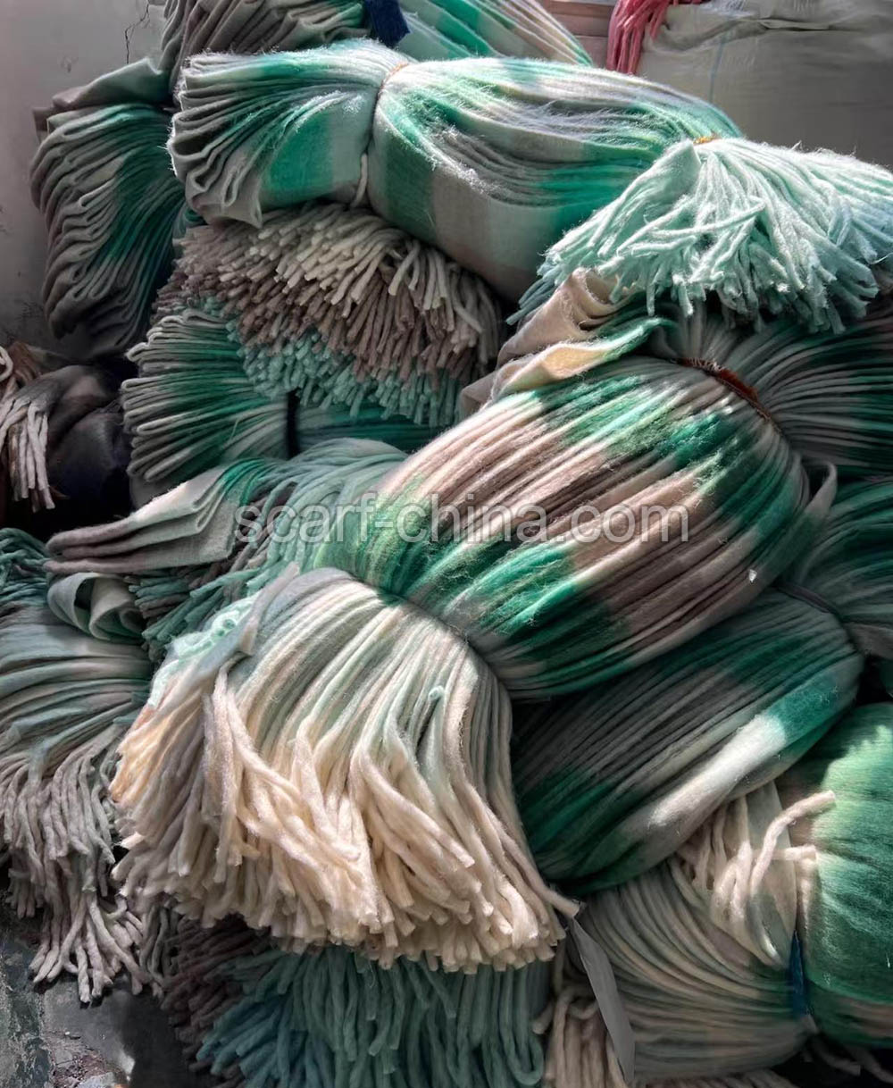 2500 cashmere scarf shipped to American scarf wholesale stores