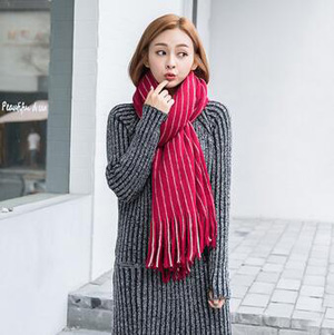 Female knitting yarn tassels stripe scarf wholesale