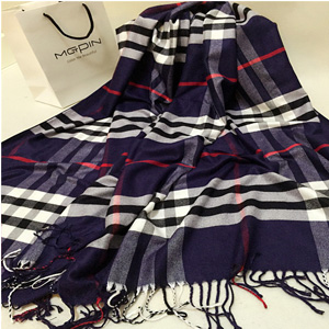 women cashmere Italy scarves