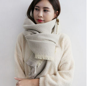Small geometric imitation cashmere scarf