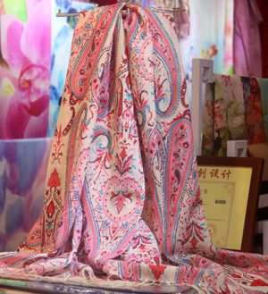 Female flower pattern wood scarf wholesale