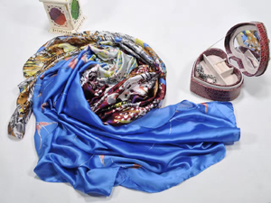 Female bright color decorative pattern scarf wholesale