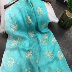 Female fabric flower mulberry silk scarf shawl wholesale