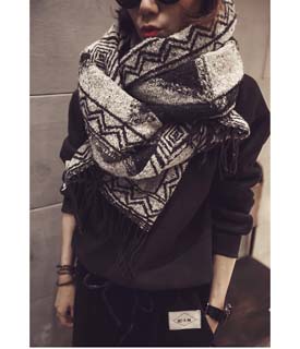 Wholesale retro ethnic Feng Shui imitation cashmere scarves