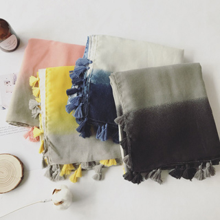 Manufacturer Retro Style Gradual Change Color Sunscreen Shawl