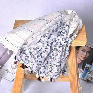 Female clover small broken flower tassel scarf wholesale