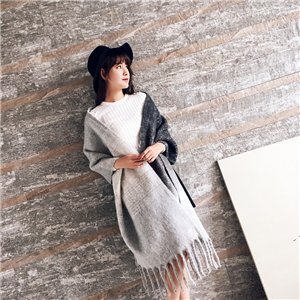 Wholesale cashmere thick tassel color matching scarf