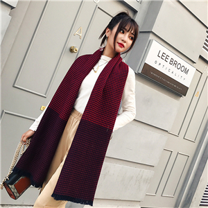 Cheap small houndstooth stitching wool tassel scarf