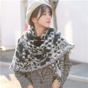 Wholesale printed tassel cashmere triangle scarf