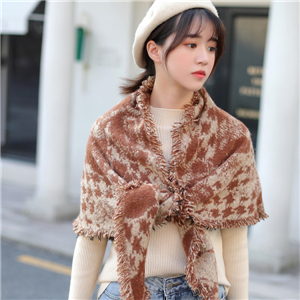 Wholesale printed tassel cashmere triangle scarf
