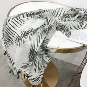 Leaves pattern viscose printing scarf