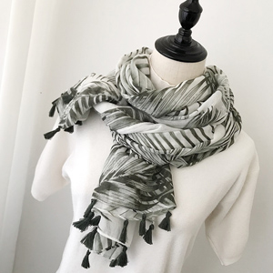 Leaves pattern viscose printing scarf