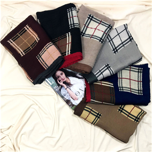 Plaid stitching pleated warm cotton scarf