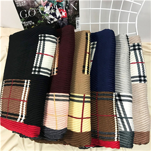 Plaid stitching pleated warm cotton scarf