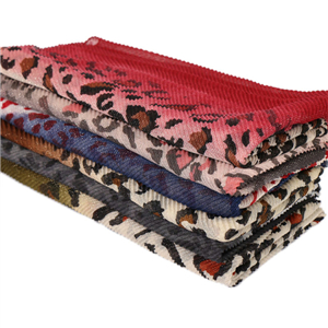 Color matching hairy Muslim rumpled leopard scarf