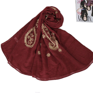 Wholesale Muslim cotton gold embroidered cashew printed scarf