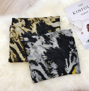 Wholesale Leopard cotton scarf woman fringed shawl