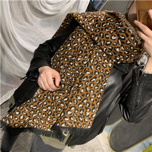 Wholesale cashmere leopard print scarf