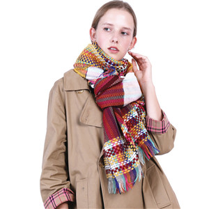 Wholesale color lattice cashmere tassel scarf