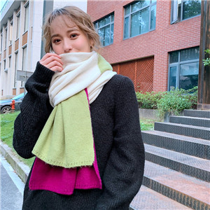 Wholesale diamond color matching knitted scarf